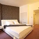 Ξενοδοχείο Palace 4*