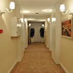 Palace Ξενοδοχείο 4*