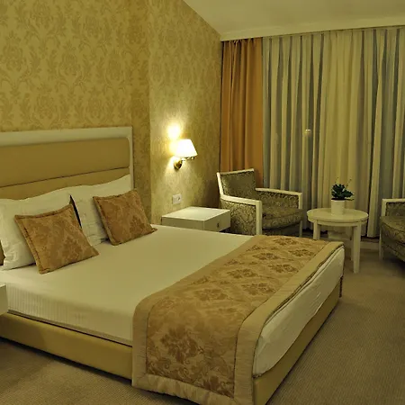 Palace 4*