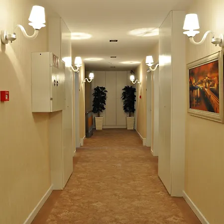 Palace Hotel 4*
