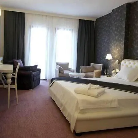 Palace 4*